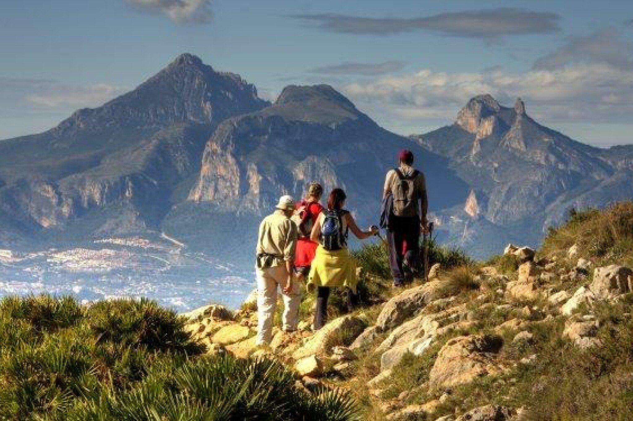 Las mejores rutas para hacer senderismo en la Costa Blanca
