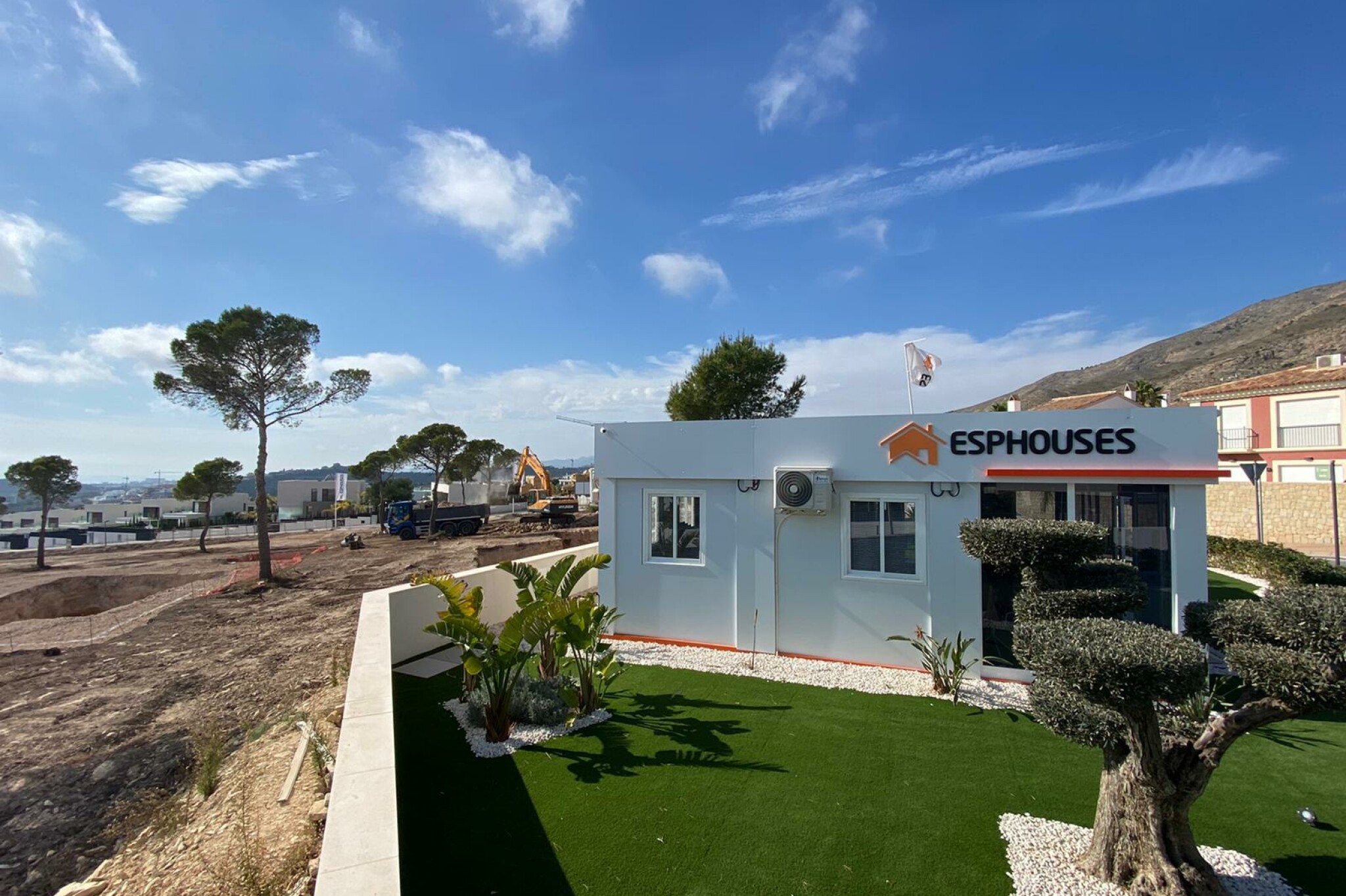 Continúan los trabajos de movimiento de tierras en nuestra promoción SEAVIEW 4