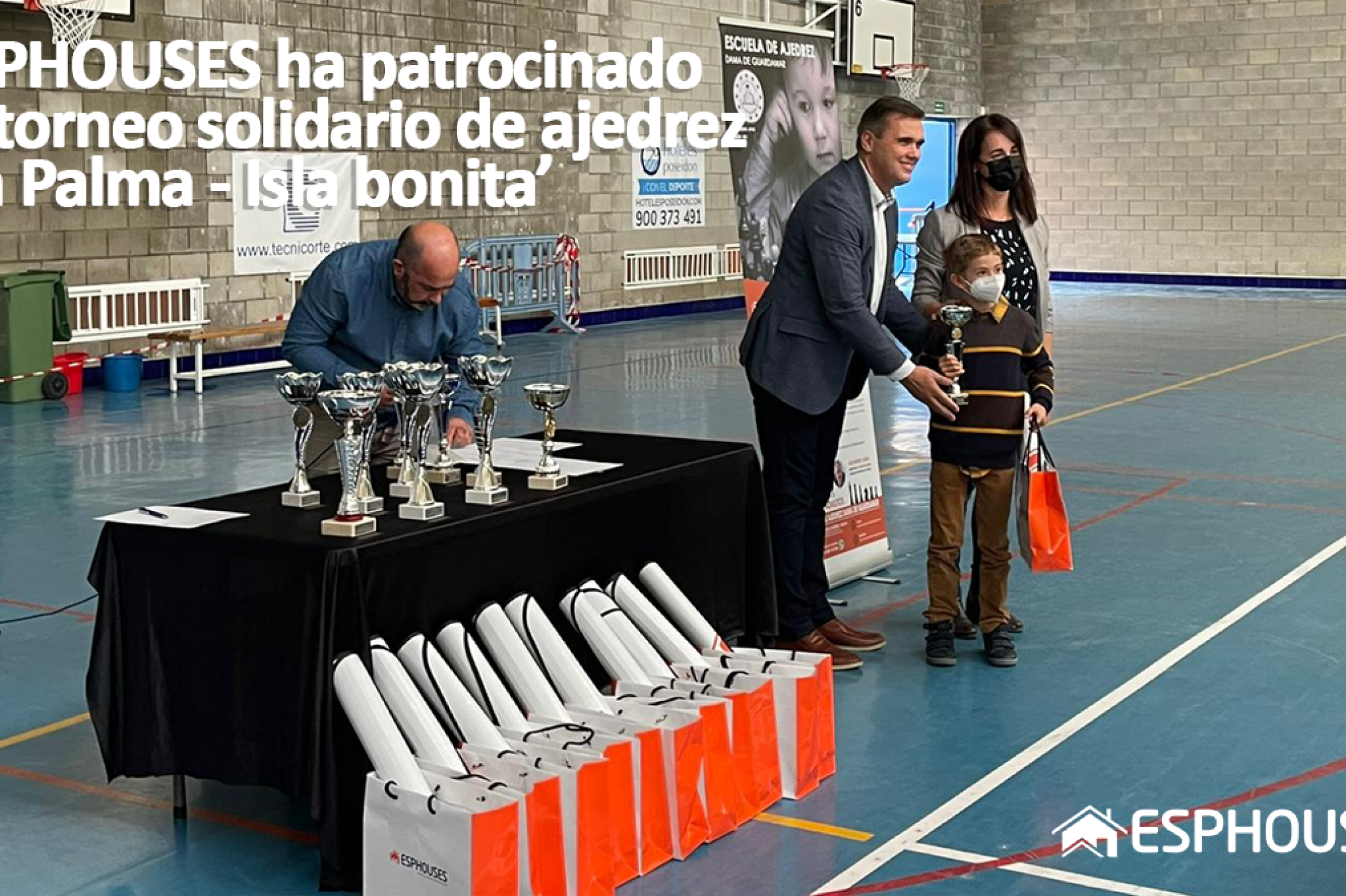 ESPHOUSES ha patrocinado el torneo solidario de ajedrez ‘La Palma- Isla bonita’