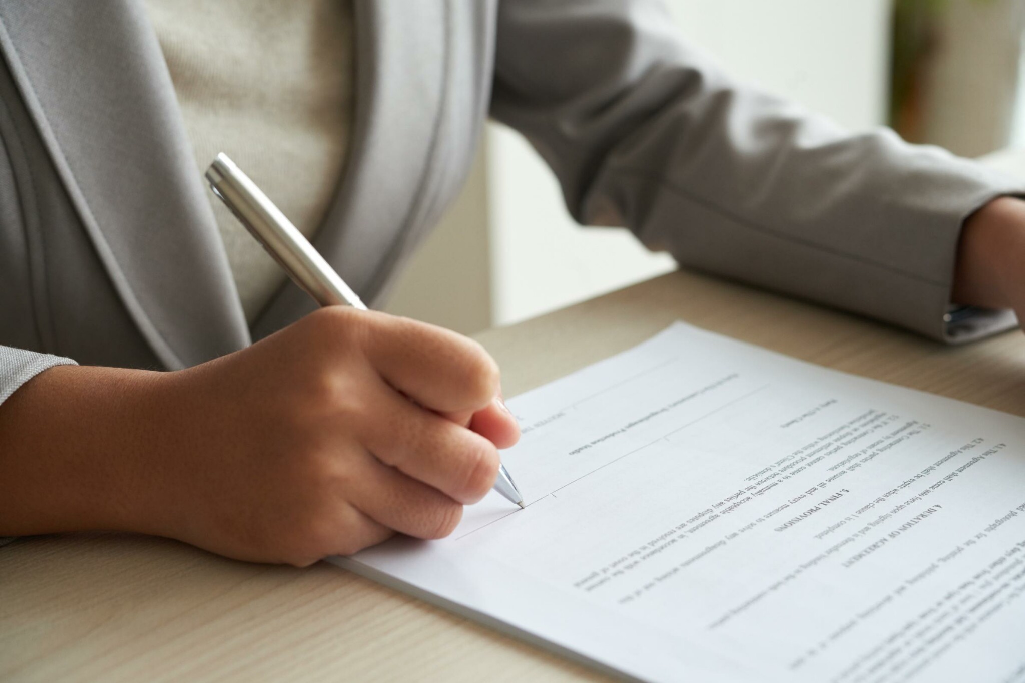 Guía para comprar una vivienda: contratos de compraventa